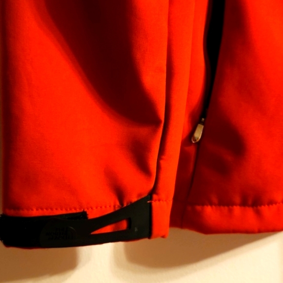 North Face Summit Series in red.  Women's size small.  Unique feather design. 🪶 - Picture 5 of 8